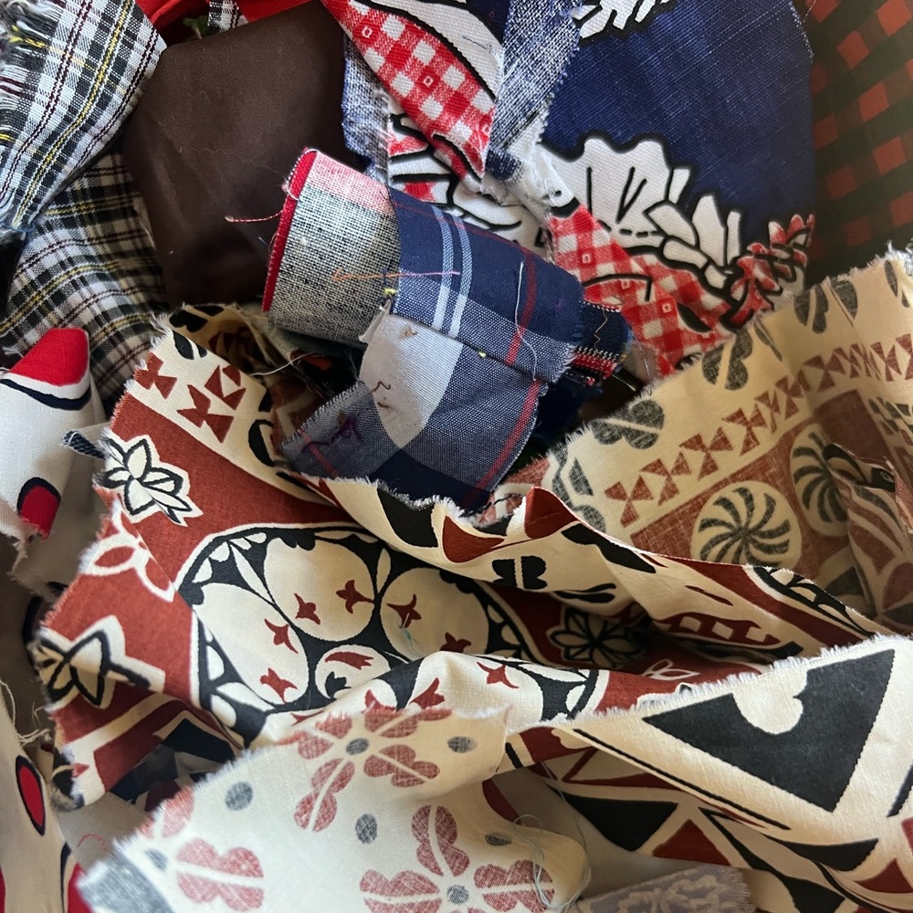 Fabric VINTAGE scraps material mixed lot. 5 lb box